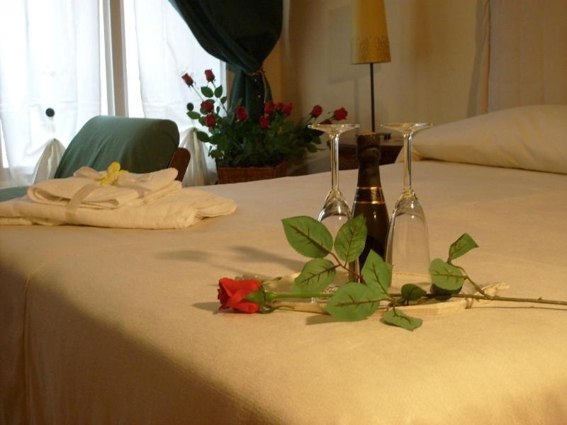 Barcolana Gold Bed & Breakfast Trieste Ruang foto